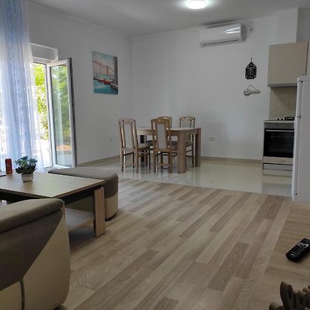 One Bedroom Apartment Gogo With Private Parking Neum Exterior photo